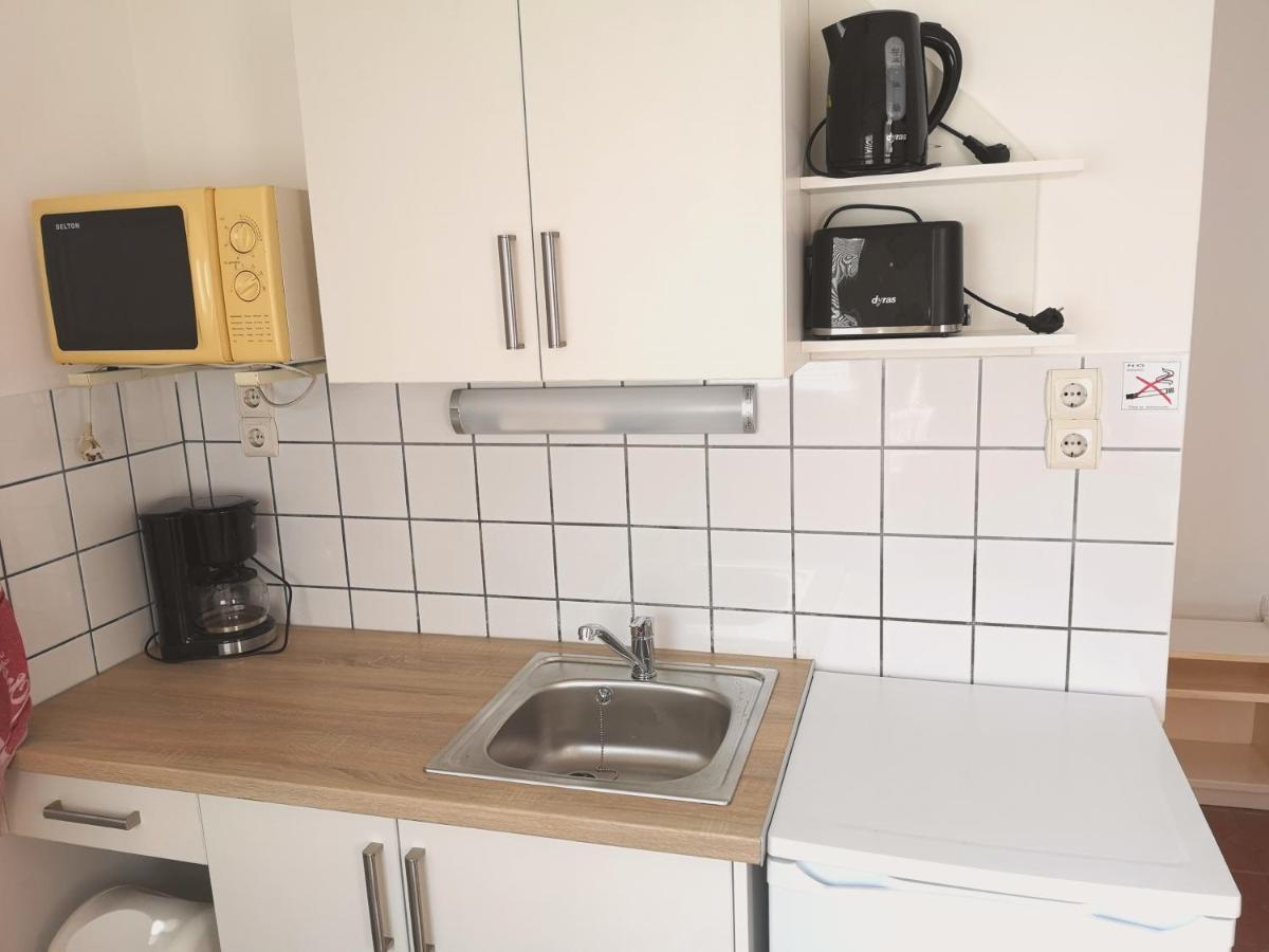 Apartman Kaszas Garden โมชนมายารูวาร์ ภายนอก รูปภาพ