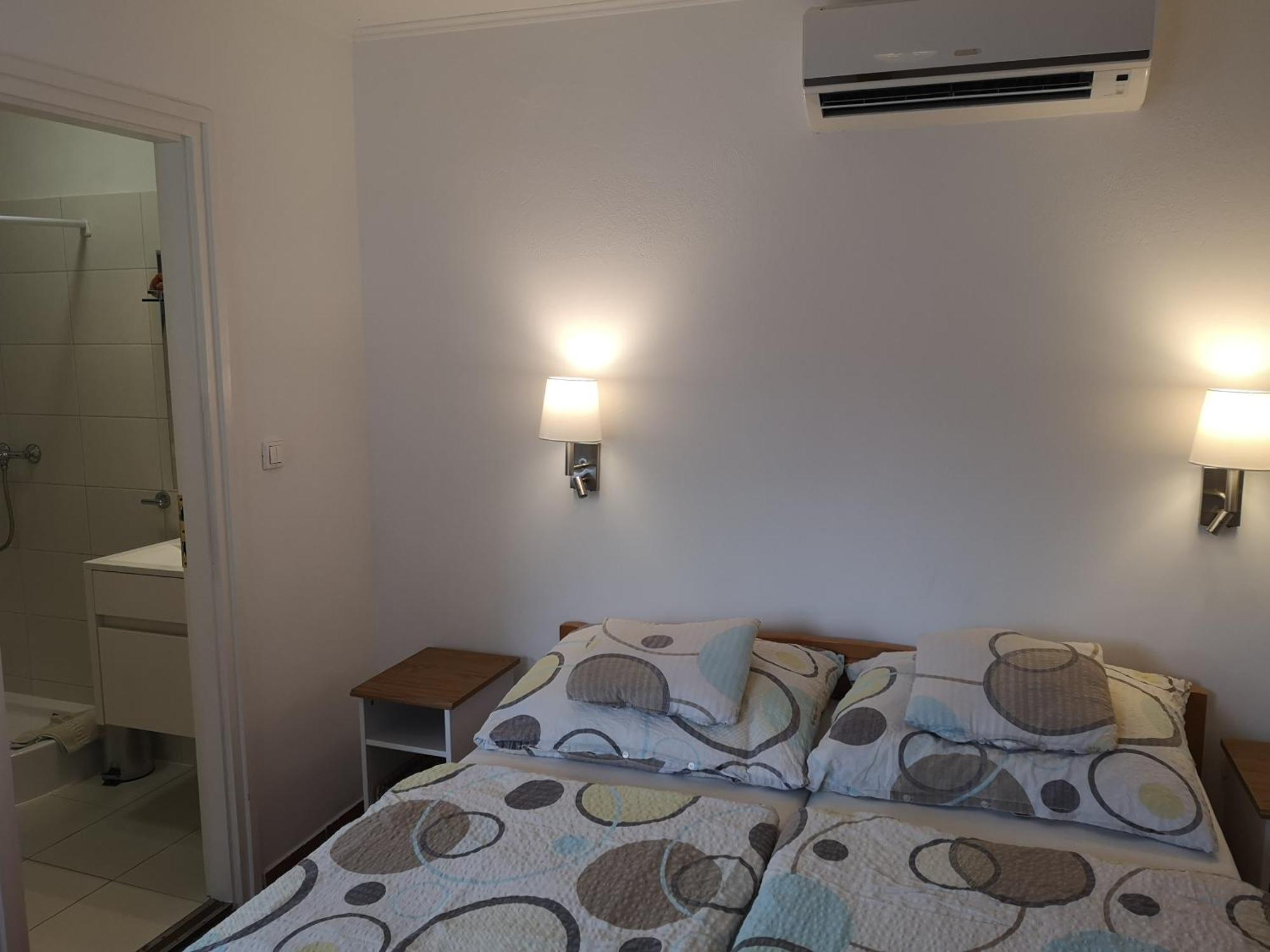 Apartman Kaszas Garden โมชนมายารูวาร์ ภายนอก รูปภาพ