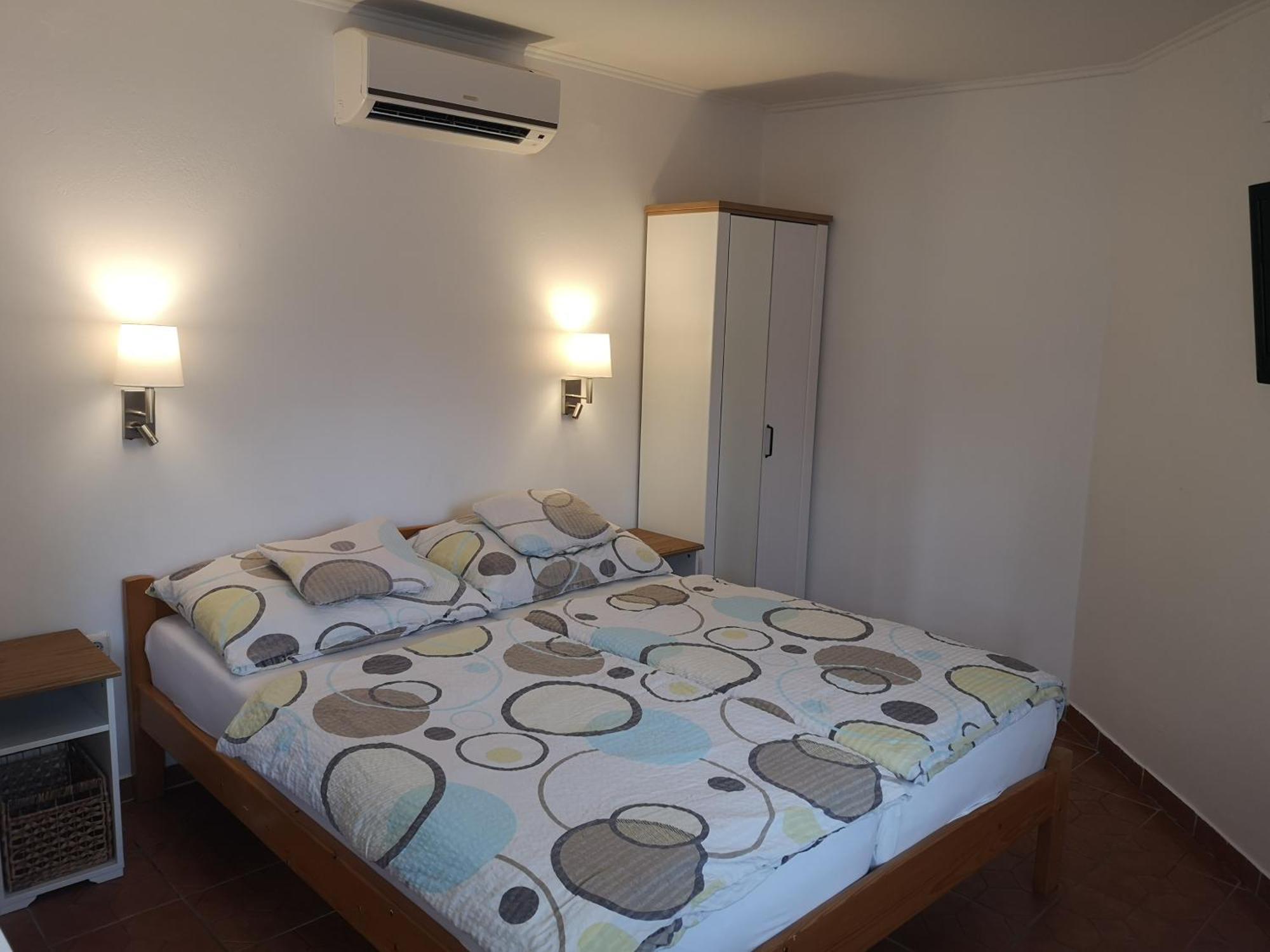 Apartman Kaszas Garden โมชนมายารูวาร์ ภายนอก รูปภาพ