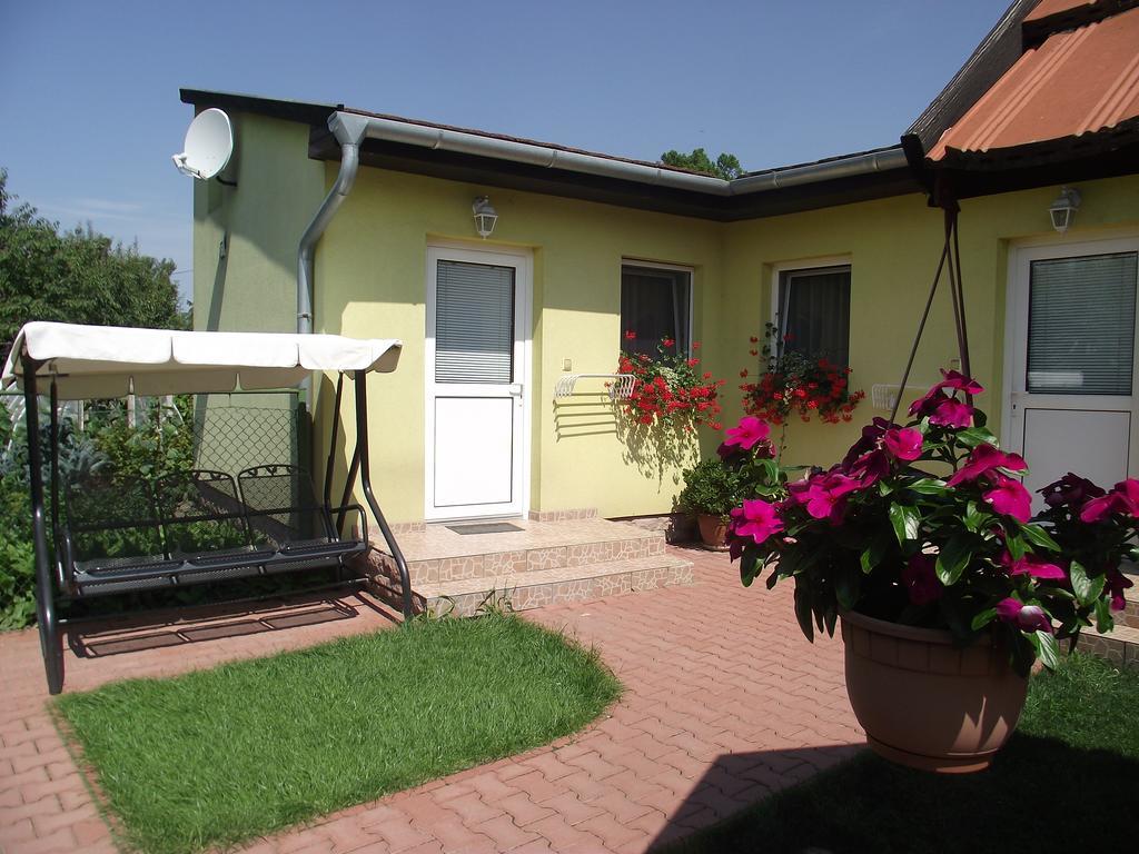 Apartman Kaszas Garden โมชนมายารูวาร์ ห้อง รูปภาพ